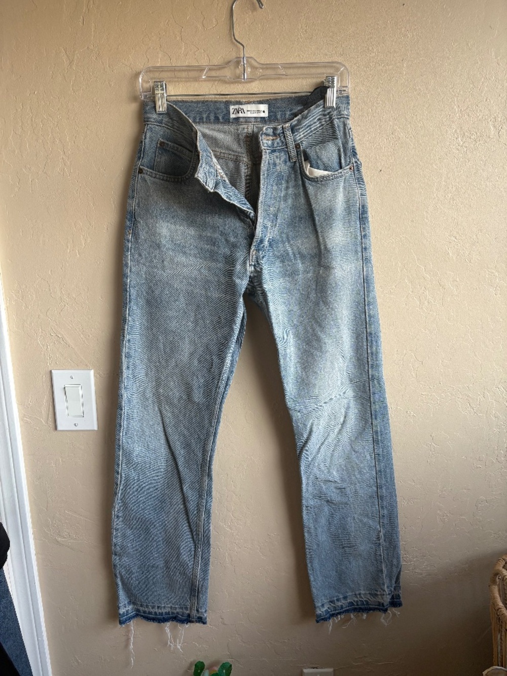 Zara light wash jeans Size 0/32